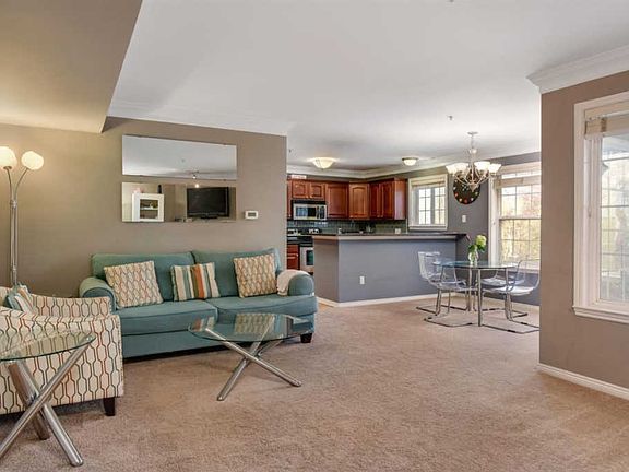 2nd image of 3037 Barclay Way