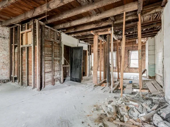 122 Hoyt Street image 32 of 57