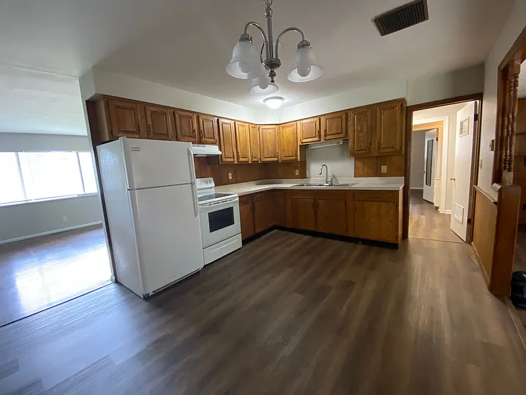 237 Vanderbilt Dr — Photo 21