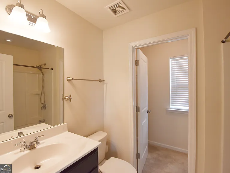 421 Southbridge Pass — Photo 58