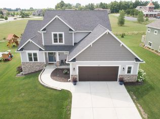 3009 Nostalgic Ct, Hubertus, WI 53033