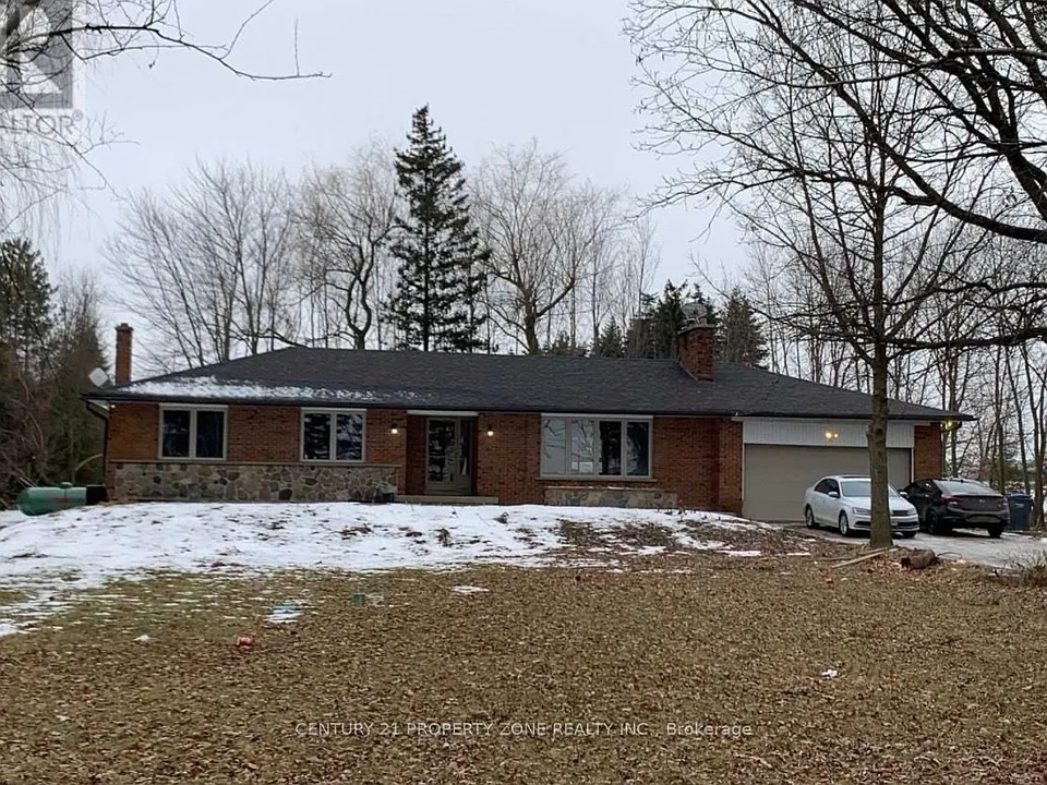 28 Ladore Dr #UPPER