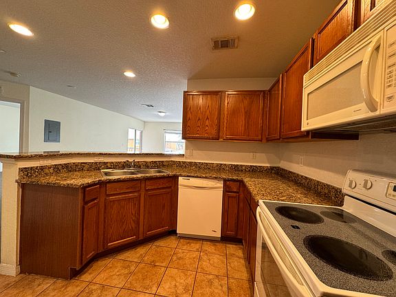 4th image of 4600 E Moody Blvd Building 9K
