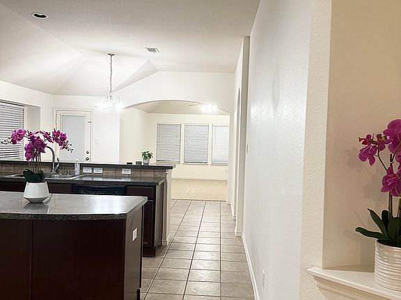 4th image of 1096 Wetland Dr