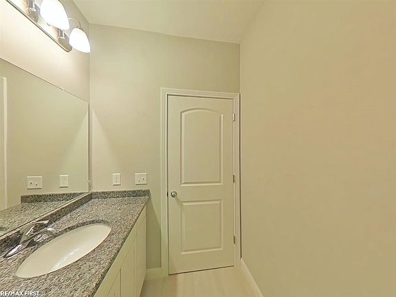 5th image of 1397 Luxington Dr