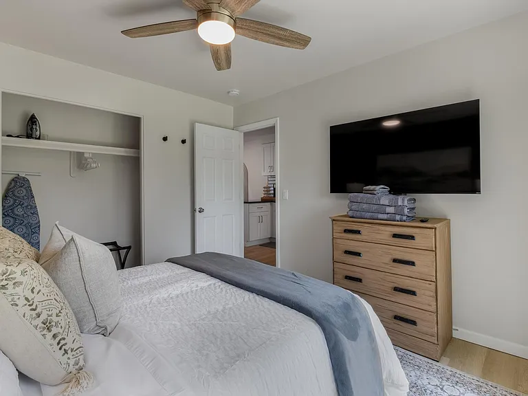 53 Hollywood Ct — Photo 11