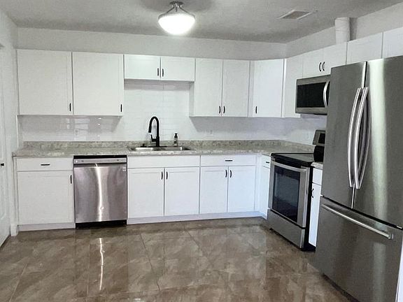5th image of 8214 Ambach Way #C-1