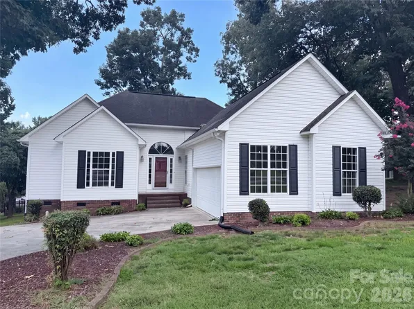 2160 Brantley Creek Dr, Kannapolis, NC 28083