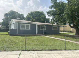 970 NW 179th Ter, Miami Gardens, FL 33169
