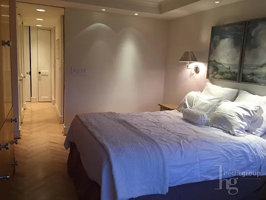 Sold by Hecht Group | media 7