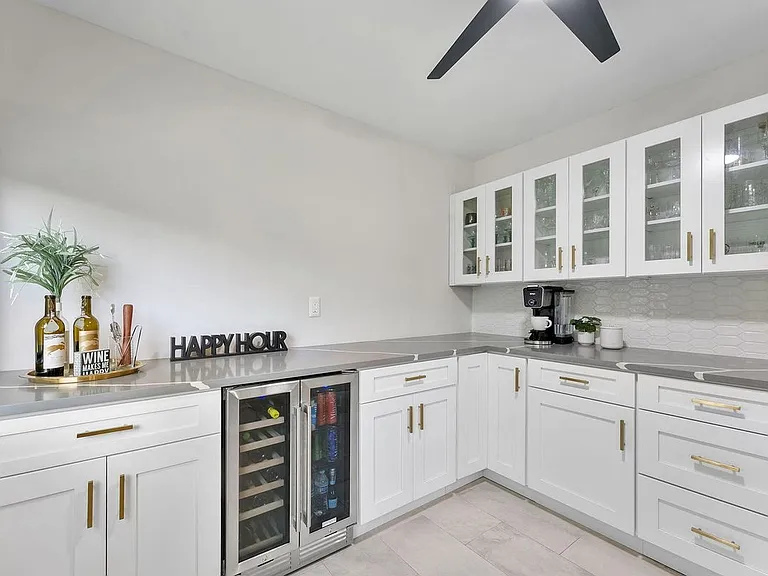11230 Green Lake Dr #204 — Photo 14