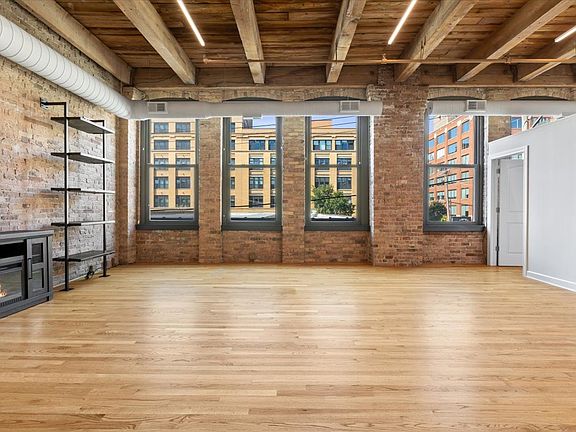 3rd image of 400 S Green St APT 210