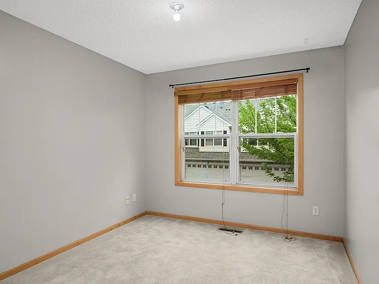 3049 Chamberlin St N #6 — Photo 18
