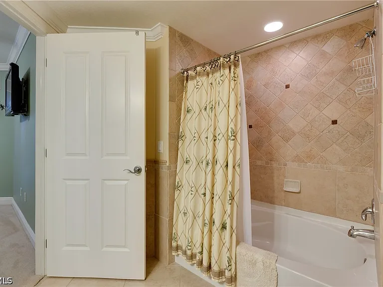 2825 Palm Beach Blvd #308 — Photo 24