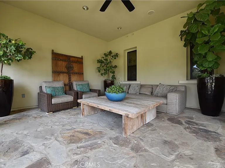 48 Mariposa — Photo 27