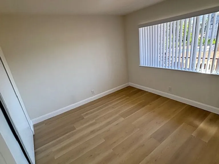2401 Bartlett St #D — Photo 8
