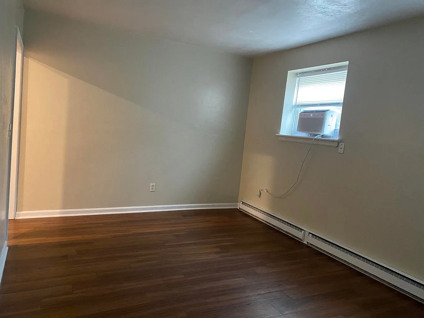 Grandin Court Apartments — Photo 4