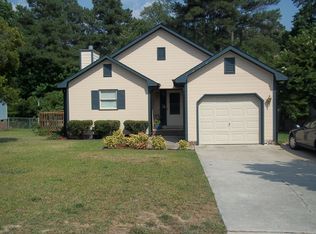 5592 Pepperbush Dr, Fayetteville, NC 28304