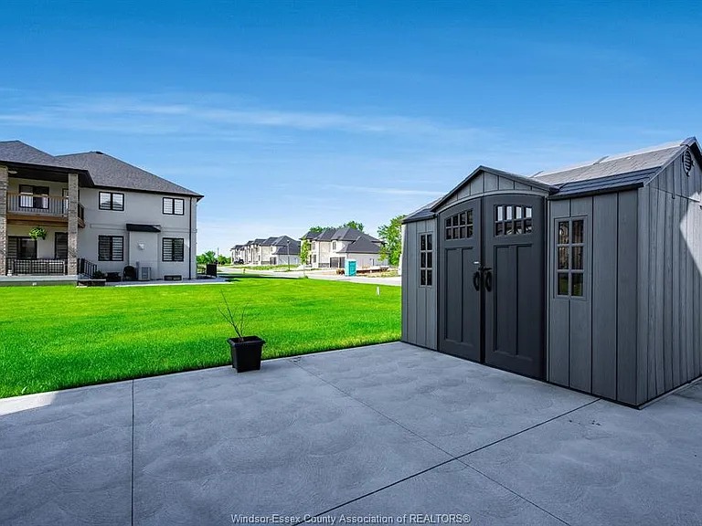 210 Cowan Ct — Photo 36