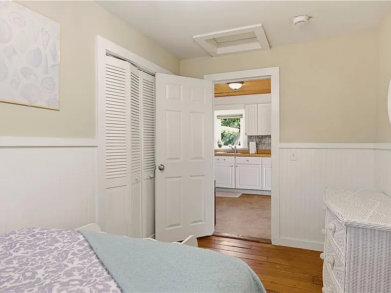 272 Riverside St — Photo 28