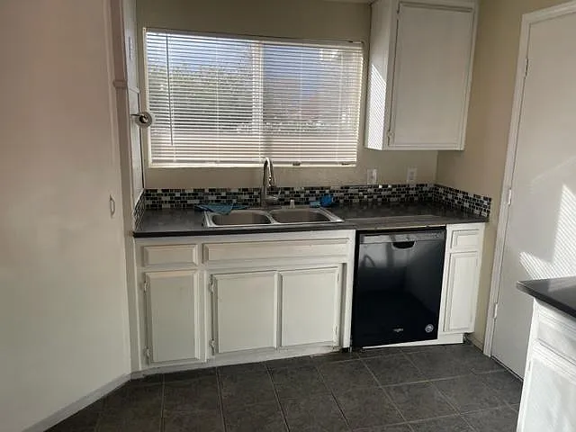 2281 Notre Dame Blvd — Photo 4