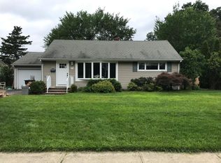 99 Azalea St, Paramus, NJ 07652