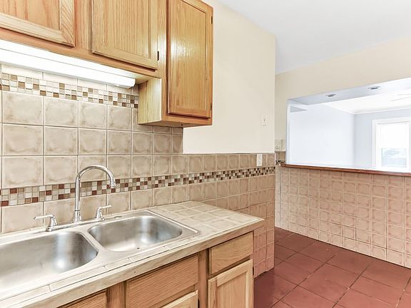 3rd image of 6235 W Wabansia Ave APT 1