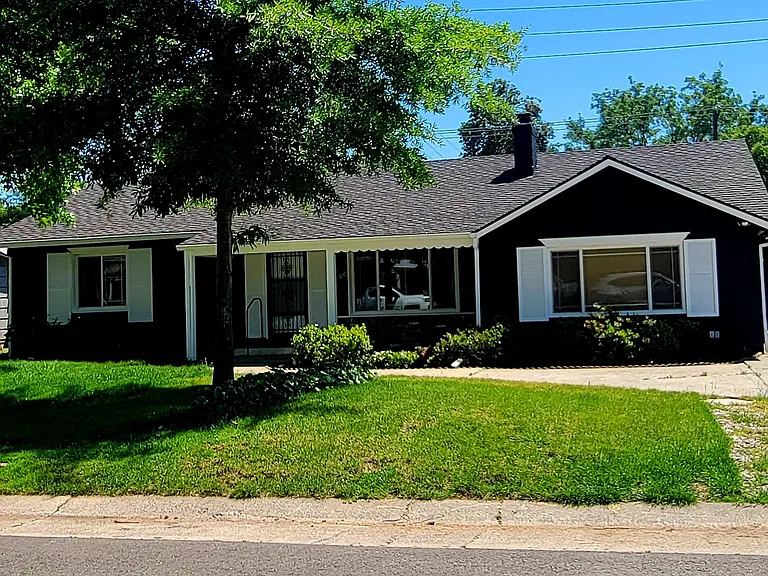 Merrywood Dr — Photo 1