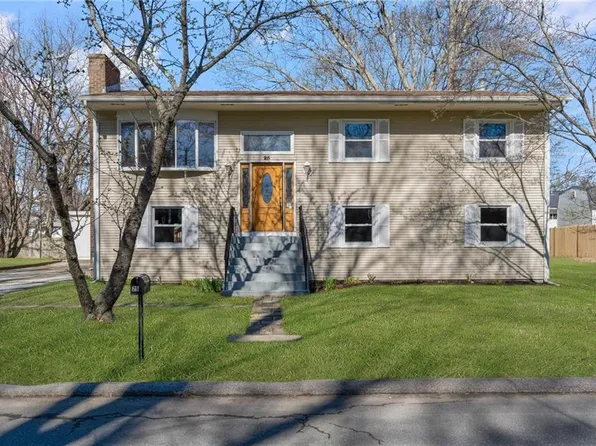 25 Sweet St, Warwick, RI 02889
