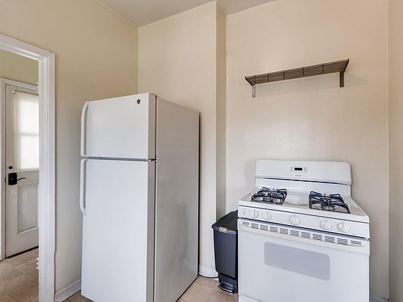 3rd image of 438 N Vista St #438