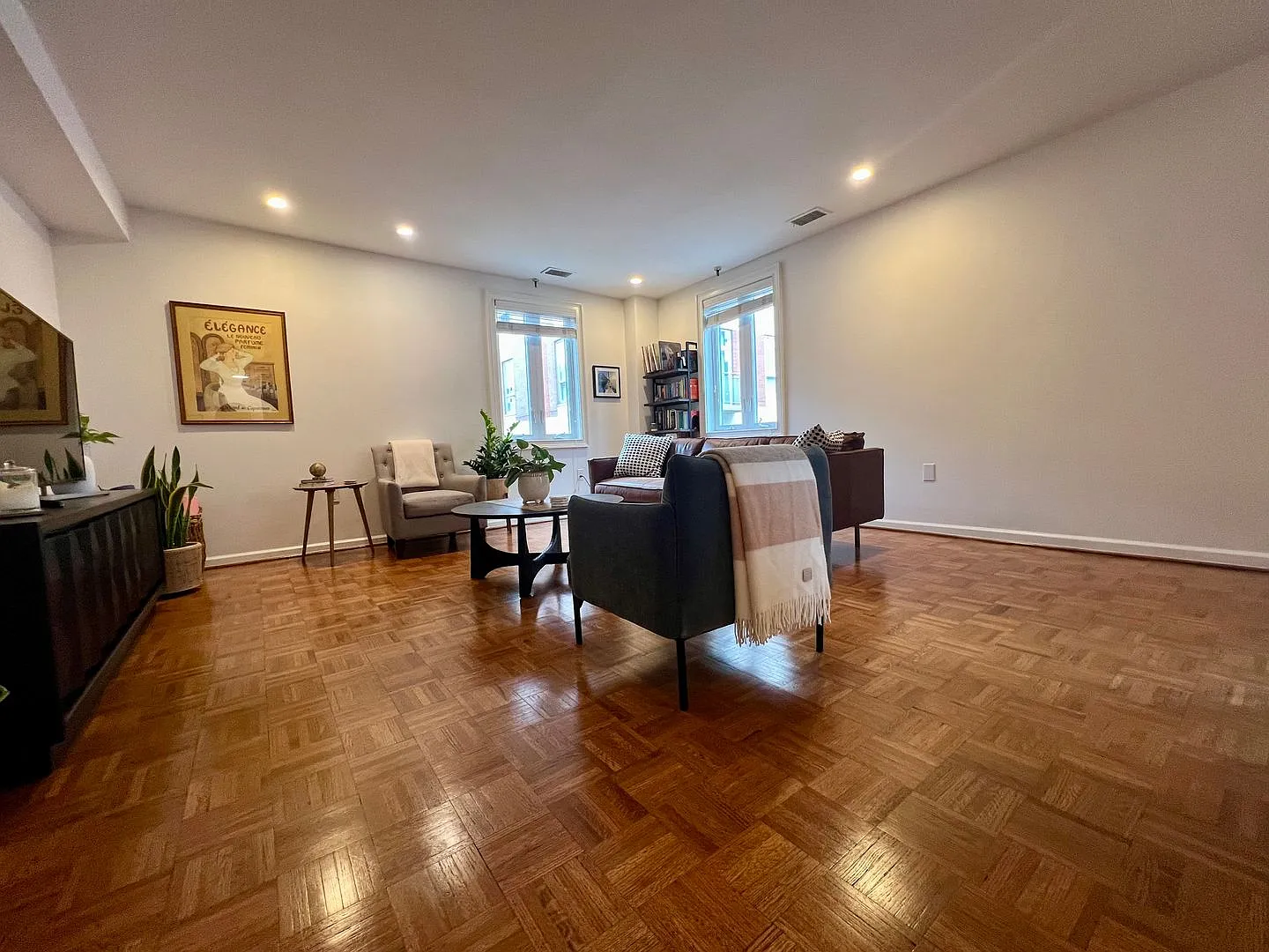 Gorgeous 2-Bed/2-Bath Condo in the Heart of Old City! Available August 1st! — Photo 3