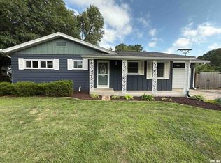 1525 Elmwood Ave, Bettendorf, IA 52722