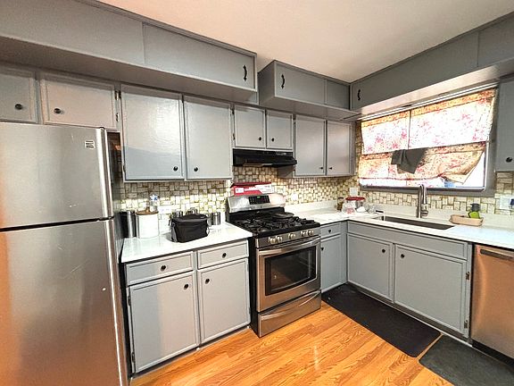 3rd image of 495 McHenry Rd APT 1B