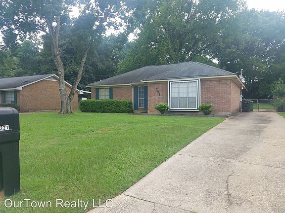 2nd image of 221 Townsend Dr
