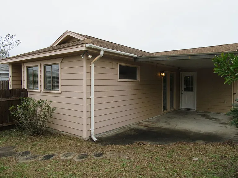 820 Premier Dr — Photo 24