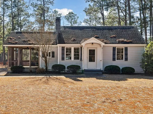 270 W Philadelphia Avenue, Pinebluff, NC 28373