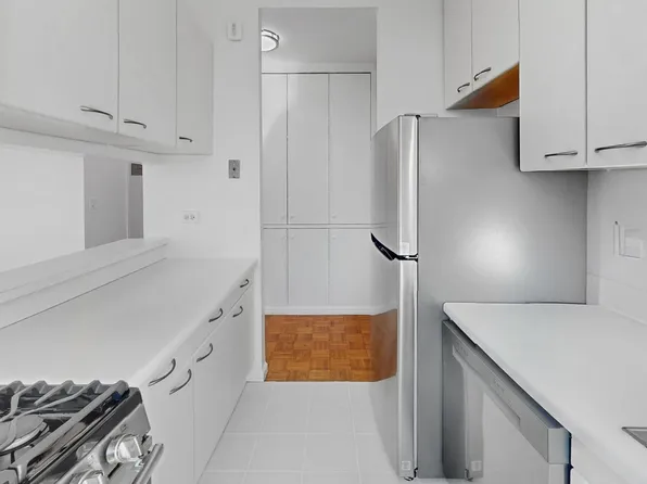 200 East 89th Street image 7 of 20