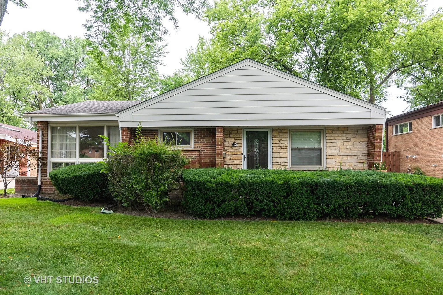 3206 Hill Ln photo 1