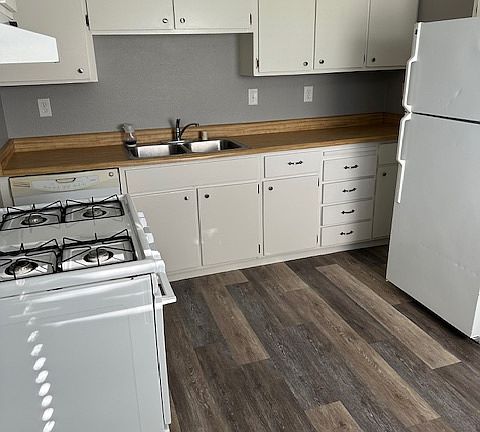 5th image of 215 Wilbur Ave #24