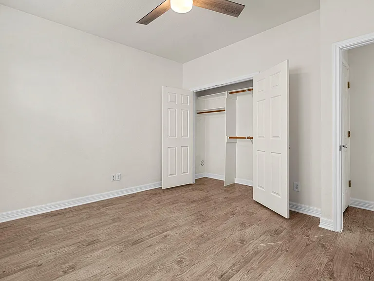 1100 W 25th St #101 — Photo 34