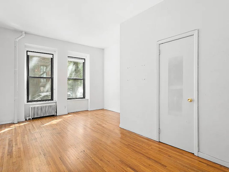 1st image of 147 Pacific St APT 3A