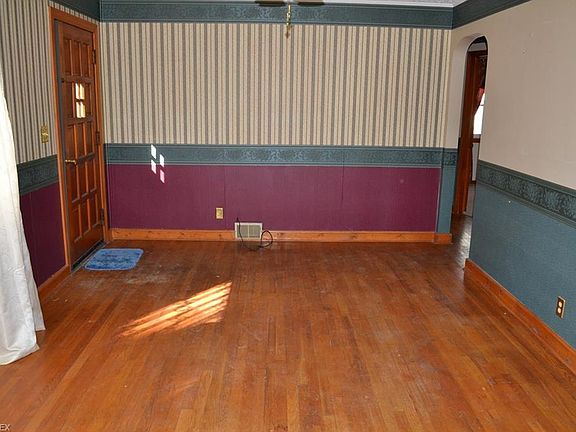 3rd image of 723 Washington Ave