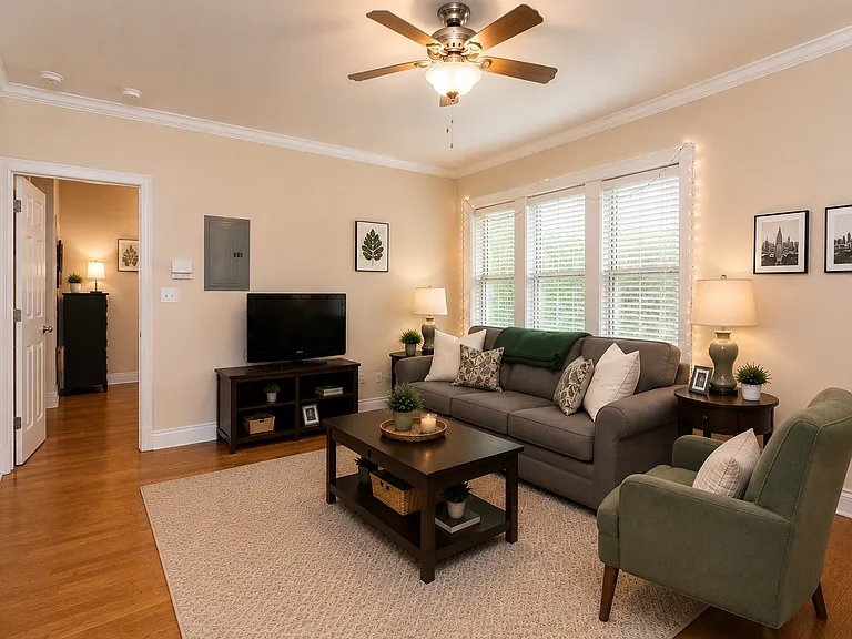 1516 W Waveland Ave #1 — Photo 1