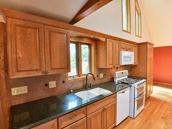 4th image of 21971 W Brentwood Ln