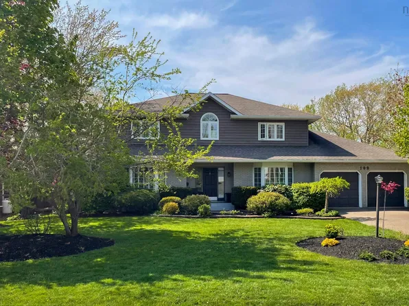 109 Snowy Owl Dr, Halifax, NS B4A 3L4