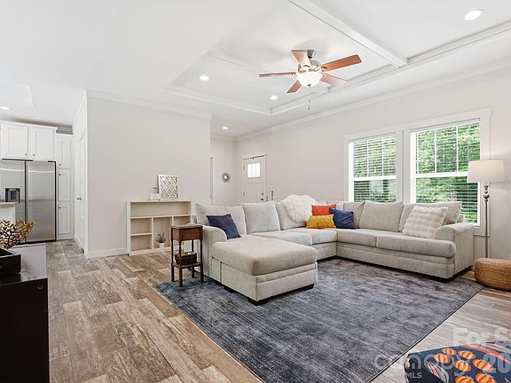 5th image of 118 Sanford Ct