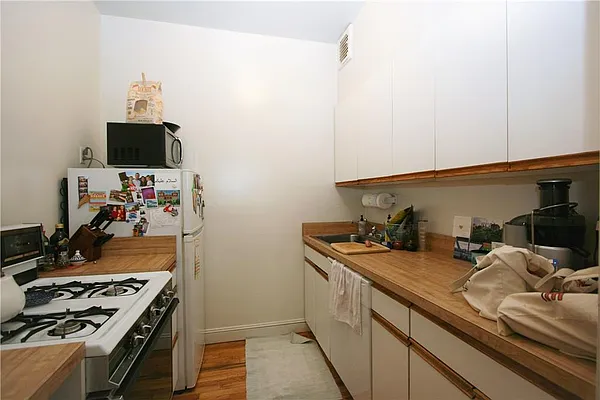 Rented by R New York | media 29