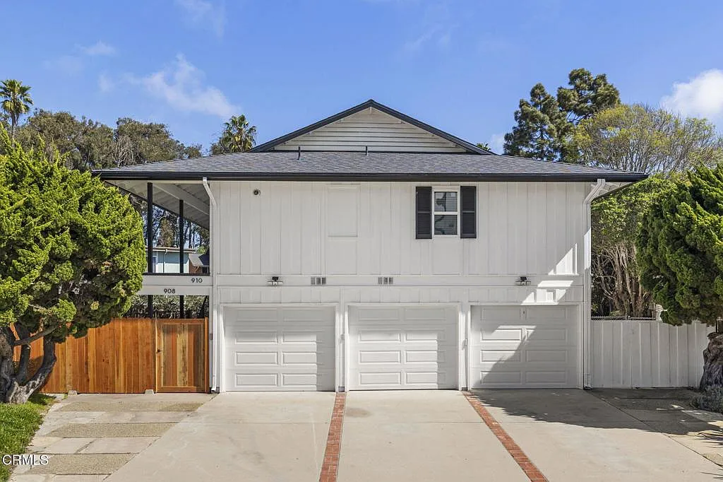 3 bed, 3.0 bath, 1650 sqft, $4,200 — Photo 1