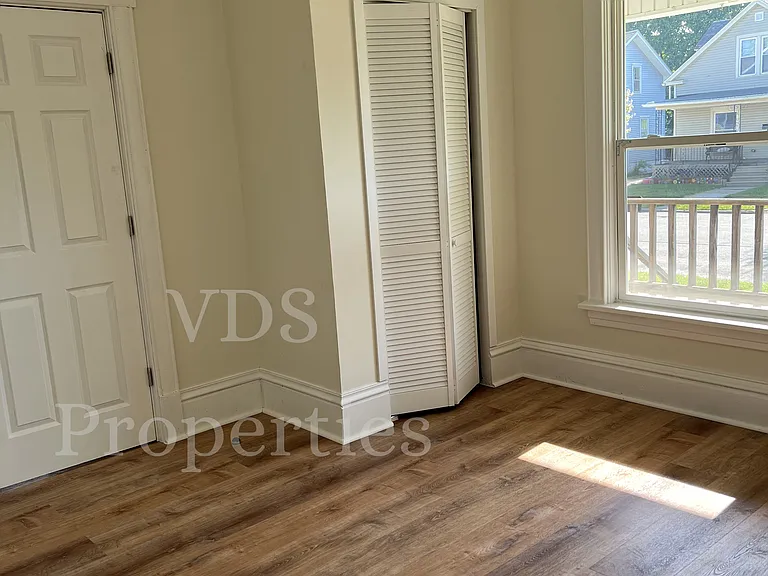 1817 Grange Ave — Photo 2