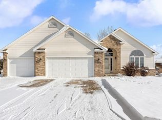 709 Greenhaven Ln NE, Owatonna, MN 55060